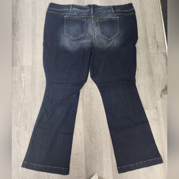 TORRID 30 TALL Dark Denim NWT Women's FLARE JEANS⭐️NEW W TAGS - Picture 4 of 4